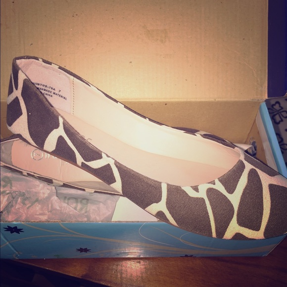 Giraffe print Flats