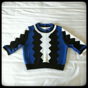 Chic geometric cropped sweater