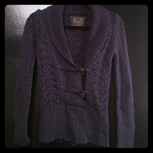 Old Navy Lambs Wool Blend Sweater.