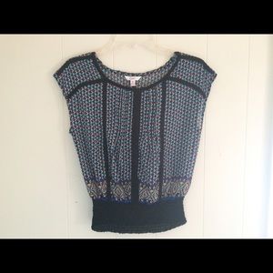 Candie's semi sheer top NWOT