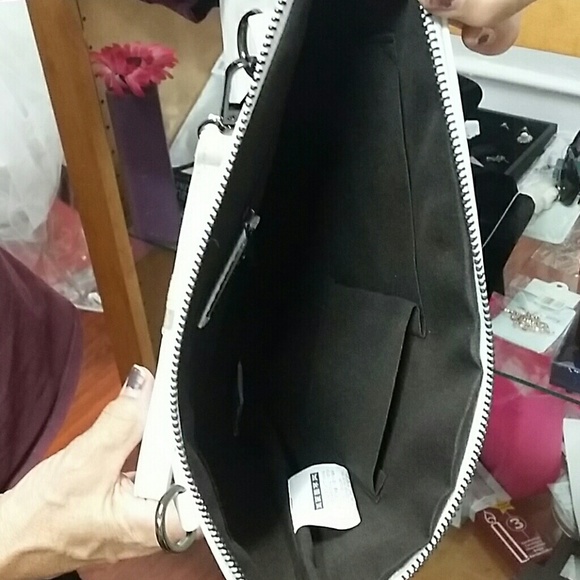 White tote - Picture 4 of 4