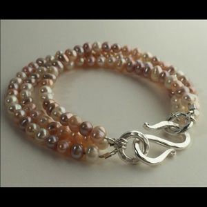 Freshwater pearl bracelet