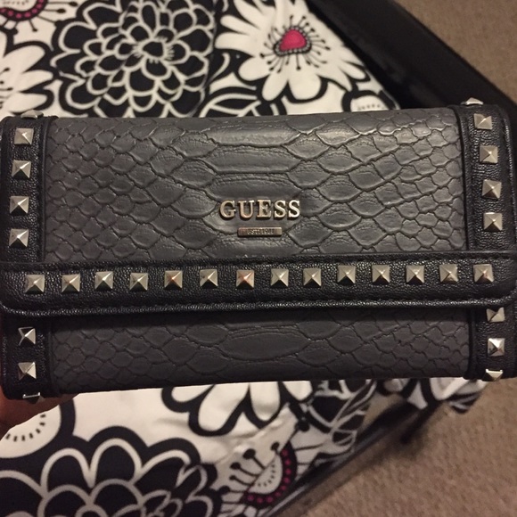 Guess Wallet