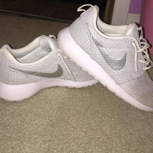 Nike roshes