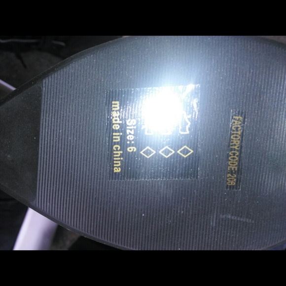 Shoes - Picture 3 of 3