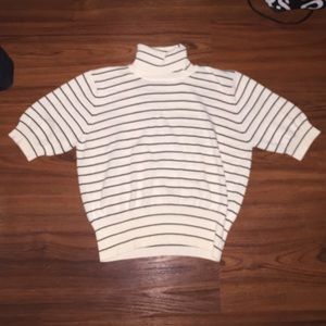 🎉FREE🎉 Cream striped turtleneck