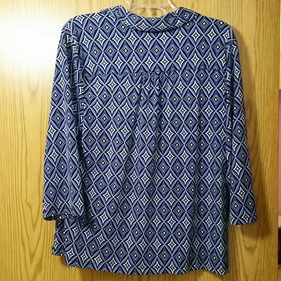 Patterned Blouse - Picture 2 of 2