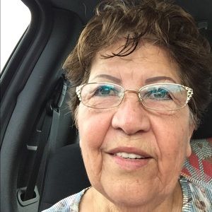 Meet your Posher, Josefina