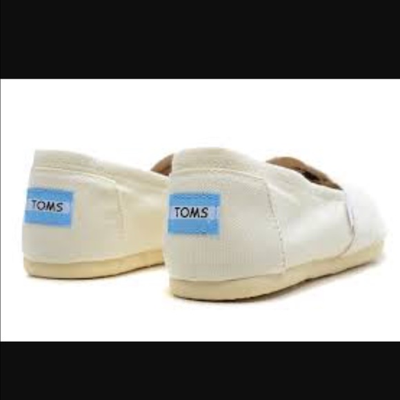 Toms - Picture 2 of 2