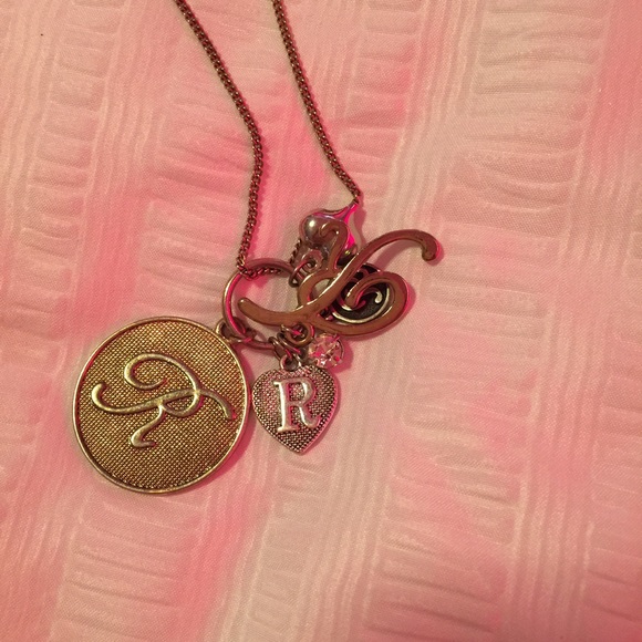 🎁R-INITIALS CHARM NECKLACE - Picture 2 of 4