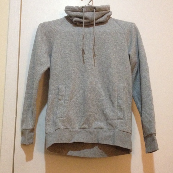 H&M Men's sweatshirt, only worn once!!
