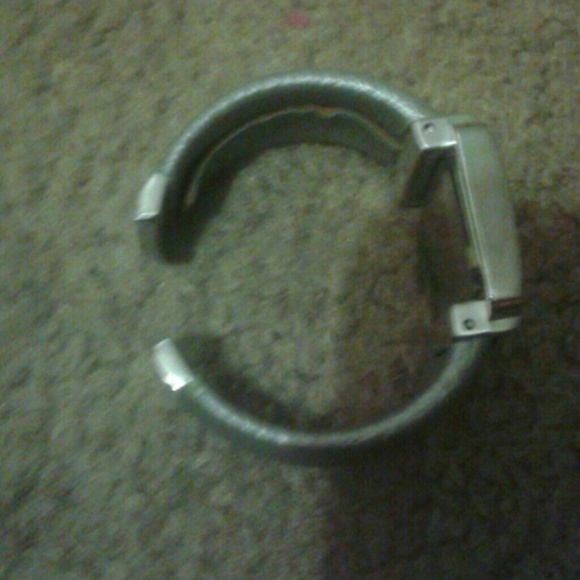 Hand Watch - Picture 2 of 3