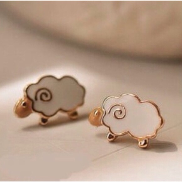 Jewelry - Sheep Earrings✨6 available✨