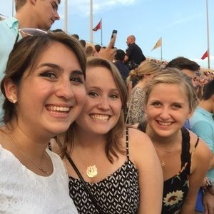 Meet your Posher, Nicole