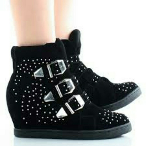 Wedge sneakers