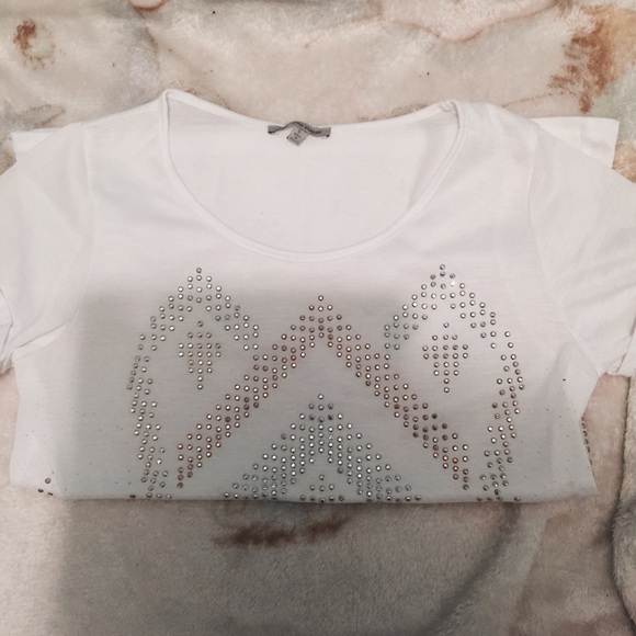 Bling and beautiful white top!