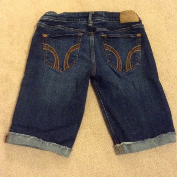 Hollister Jean Bermuda shorts! Size 3.