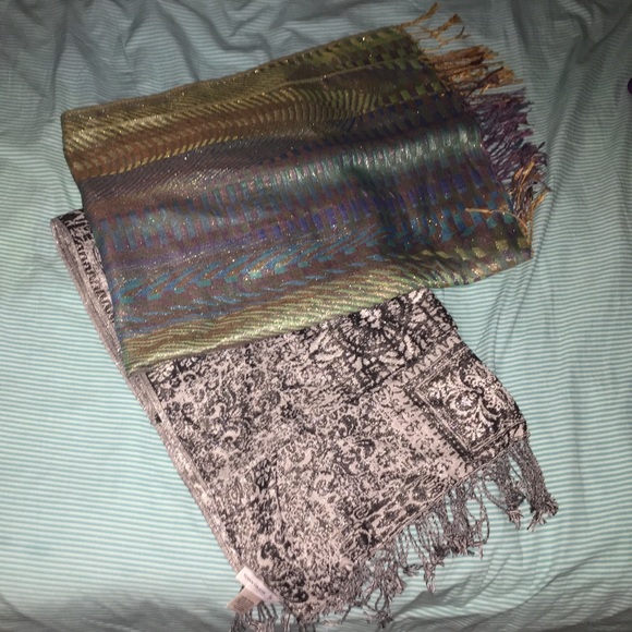 2 stylish scarfs they are beautiful 😻