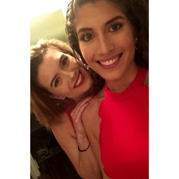 Meet your Posher, Lauren - Picture 2 of 2