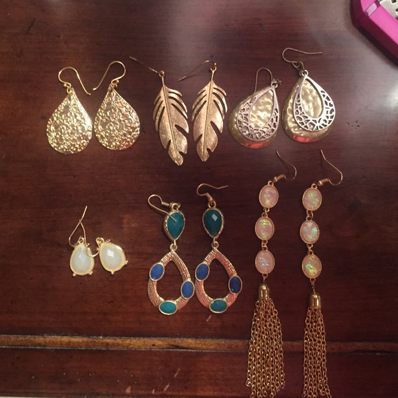 Earring Bundle!!! - Picture 1 of 3
