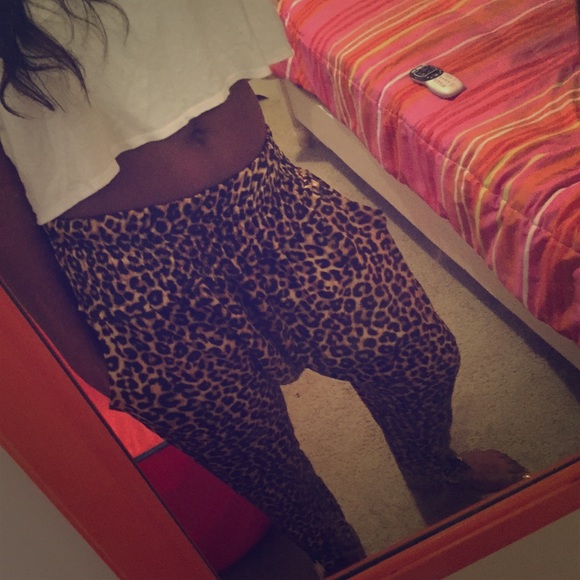 Baggy Harlem Cheetah Print pants !!