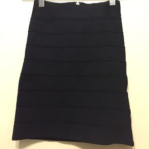 Guess black pencil skirt😍