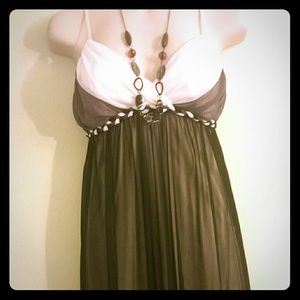 Pretty black and white dress