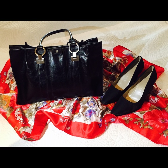 Mint cond black leather Etienne Aigner pocketbook