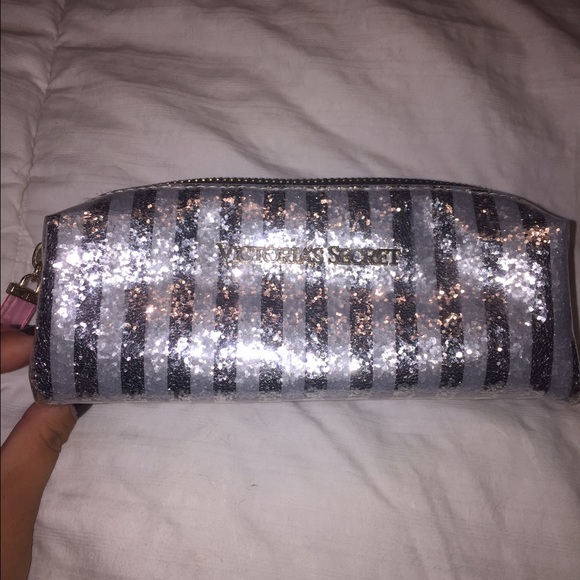 VICTORIA'S SECRET makeup bag