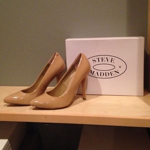 Nude Steve Madden patten pumps
