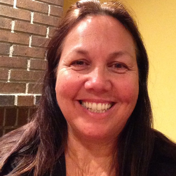 Meet your Posher, Dee - Picture 1 of 1