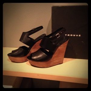 Black Trouvé wedges