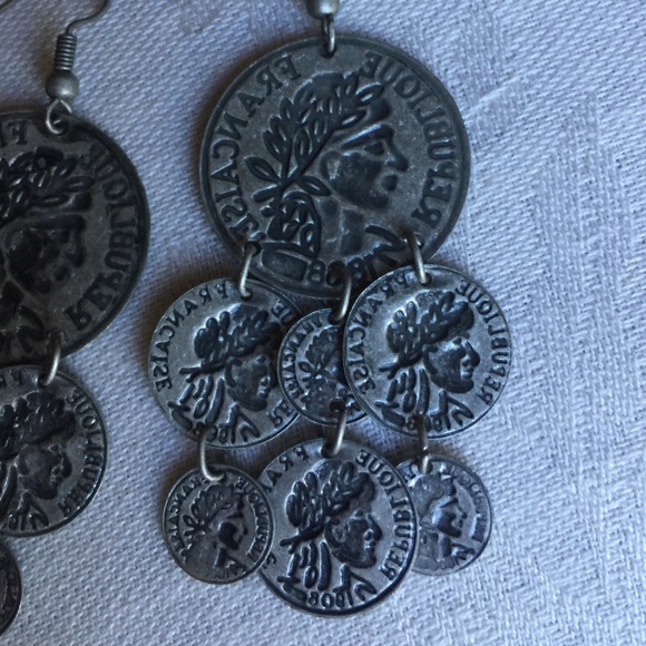 Earrings - Picture 4 of 4