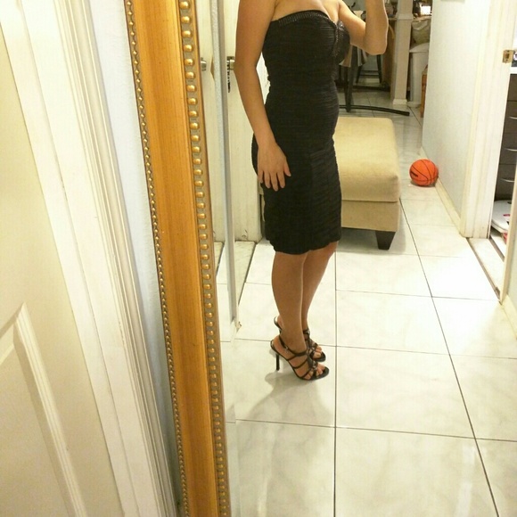 Classic sweetheart strapless black dress - Picture 4 of 4