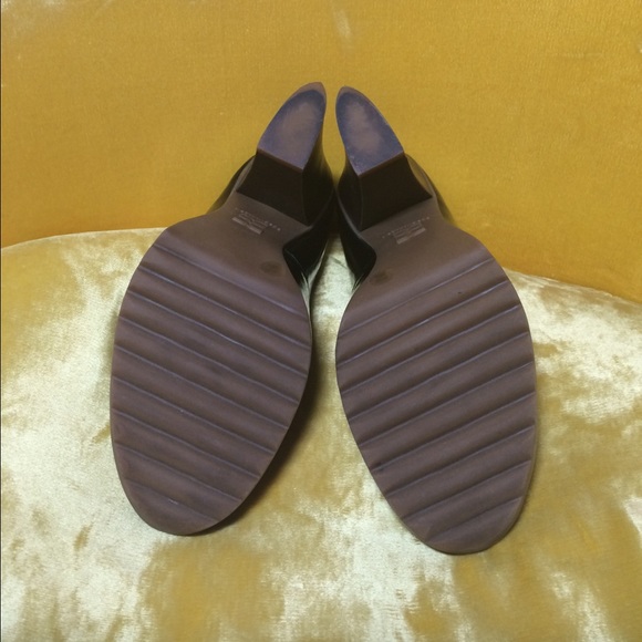 BCBG MaxAzria black patent leather wood heel pumps - Picture 3 of 4