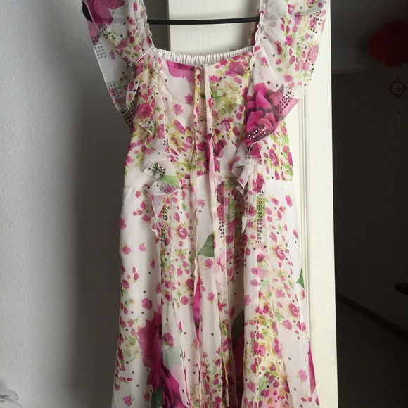 Dress - Picture 3 of 3