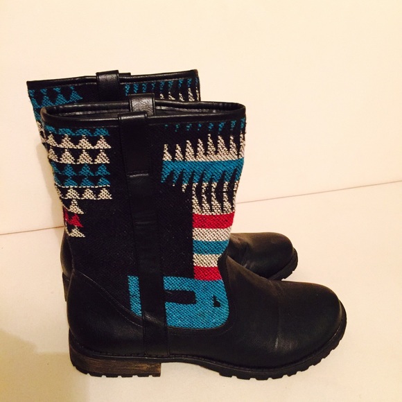 Unique Aztec Boots- Sketchers! *Fits up to size 9!