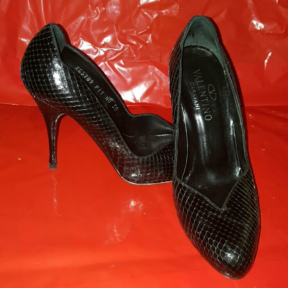 Valentino garavani  xcs789 pit no 38 python skin