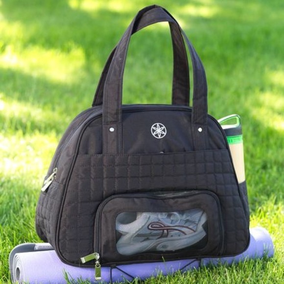 gaiam everything fits gym bag