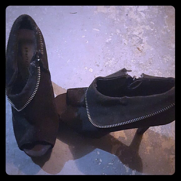 Black bottie heals