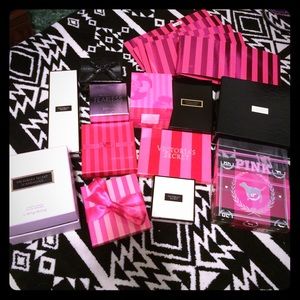 VS/PINK boxes