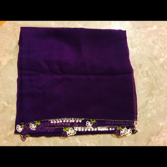 Wrap, scarf, edged shawl...