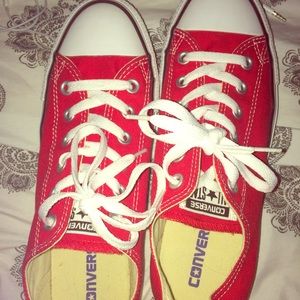New red converse- Size 7.5