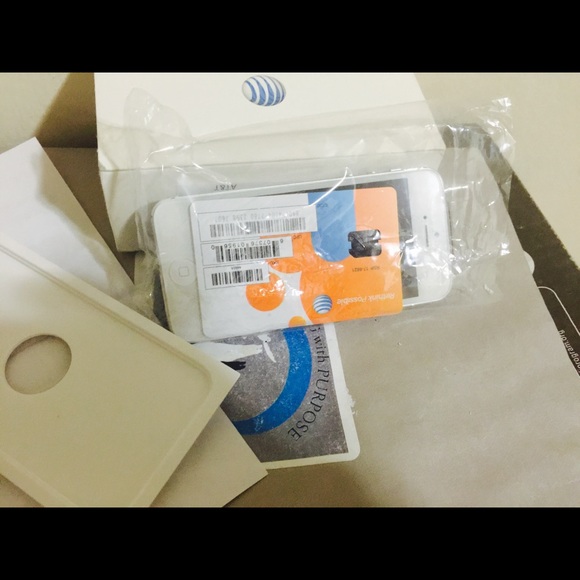 AT&T iPhone 5 - 16g brand new ,30 day service with