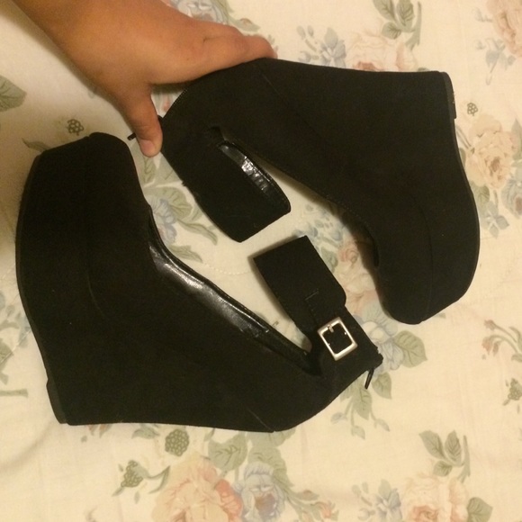 black wedges - Picture 3 of 4
