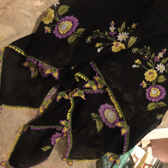 Edged wrap, scarf, shawl...