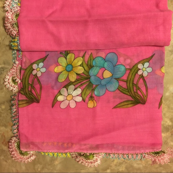 Edged wrap, scarf, shawl...