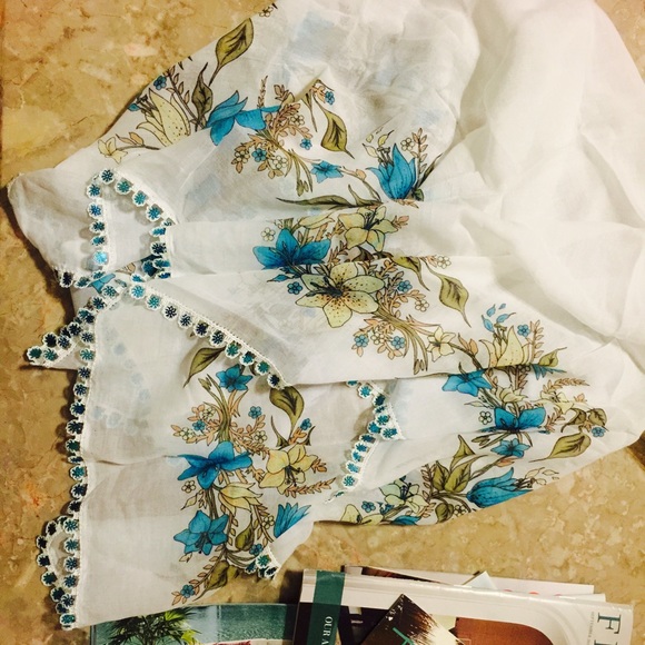 Edged wrap, scarf, shawl...