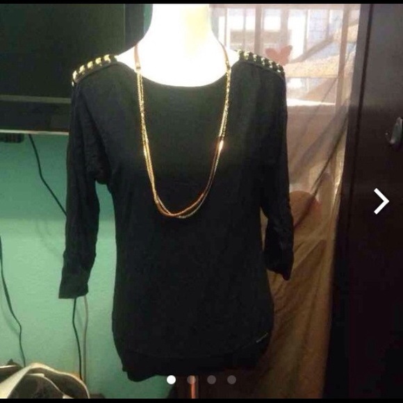 Michael Kors cute shoulder gold chain shirt