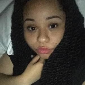 Meet your Posher, Cecelia